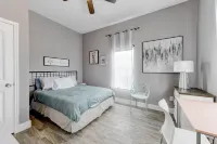 Safari themed 8 bedrooms 3 bath home with 3 - 4 dining areas & grand kitchen Hotels in Killeen