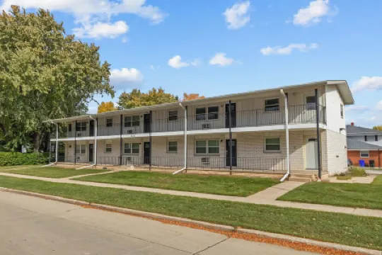 King bed 2BR Suite in the Heart of Appleton