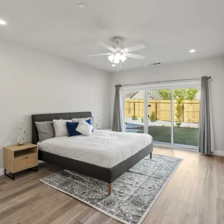 Newly Built Murphy's Modern Retreat Отели в г. Мерфис