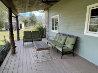 Your 12 Acre Farmhouse Retreat - Relax and Unwind by the Campfire and Pond