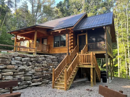 "Hilltop Hideaway"  - A "GEM" in beautiful Hocking Hills !