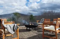 Modern Home: Hot Tub, Mountain Views & EV Charger