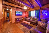 Beautiful log home less than a half mile from ichetucknee springs north entrance