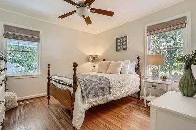 Adorable Smyrna | Vinings Bungalow minutes from The Battery, Buckhead, Midtown+!