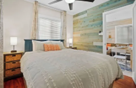 Cozy Beach Cottage, Walk to Everything! 2bed/1bath