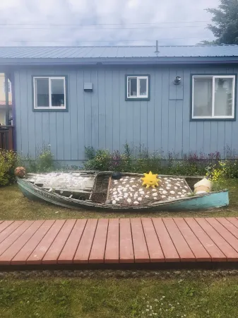 LA SERENA  A HOMER SEASIDE COTTAGE