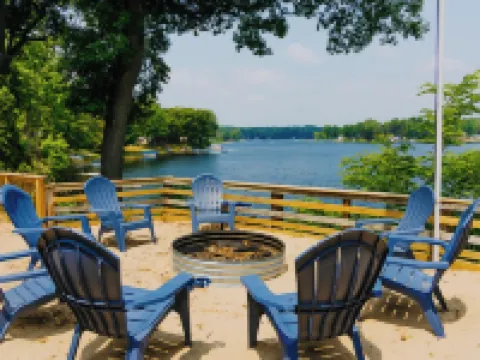 Lake Front Rustic Suite Rental Hotels in Newaygo County