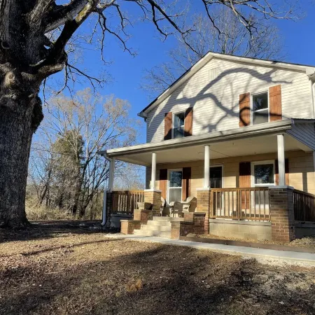 The Oak at Windrock- cozy farmhouse on 2 acres
