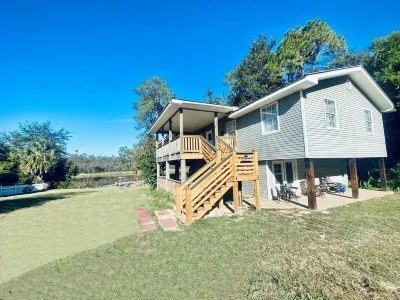 Cooper Basin River House - 30 mins to beaches Hotels near City of Milton BMX Track