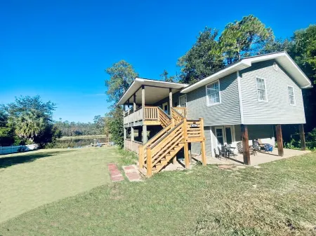 Cooper Basin River House - 30 mins to beaches