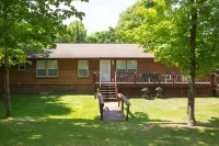 Seven Bedroom Home On Turtle Lake, Sleeps Up To 20 People
