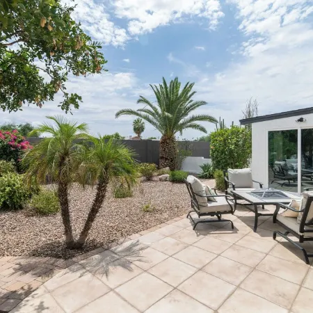 Charming 3-Bedroom House in Fountain of the Sun Mesa, Arizona