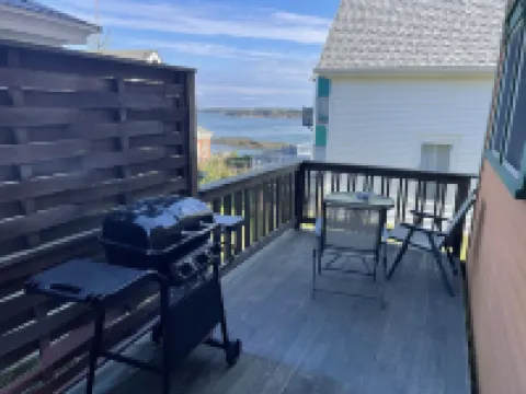 Coastal Gem historic Eastport Water Street walk to shops, restaurants, galleries