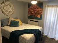 Fun condo, Pineview Reservoir, powder mountain, lrg 2 bedroom. Hotels in Eden