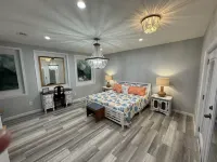 Charming 3-bedroom house pet friendly with AC &WiFi in lovely Port St. Joe Beach