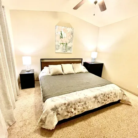 Work/Vacation Townhouse #4 - 3 bdrm 2.5 Bath