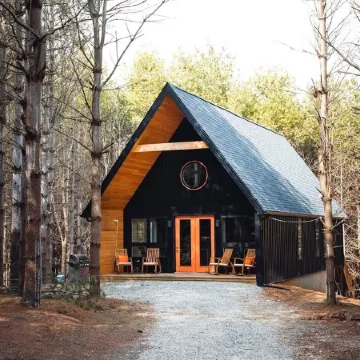 Family Fave : Secluded : Conversation Pit : Kids' Fort : Hot Tub : Trails