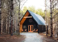 Family Fave : Secluded : Conversation Pit : Kids' Fort : Hot Tub : Trails