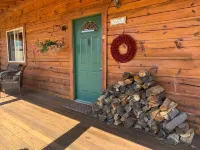 Dream cabin w/ stunning views near hot springs & town!