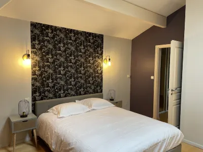 Country house with swimming pool and slide, golf course 6km