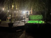 DT Fishers Home, Pet Friendly, Hot Tub, Golf, Pickleball, Concerts!!!