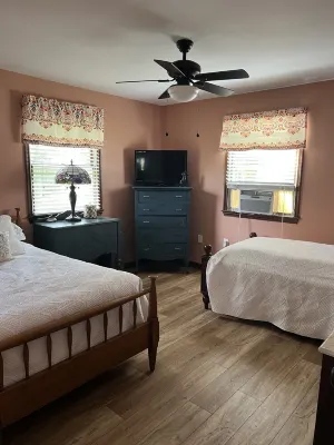 New! Cozy River Cottage with great views of the water!