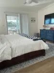 Weekly/Monthly Discount: NEW Waterfront Home/Room for Boat/Close to Springs