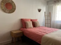 Appartement Centre Ville D'auray Avec Grande Terrasse et Jardin Privatif