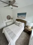 4 cruiser bikes, 8 beach chairs, .5 mile to beach POOL OPEN!
