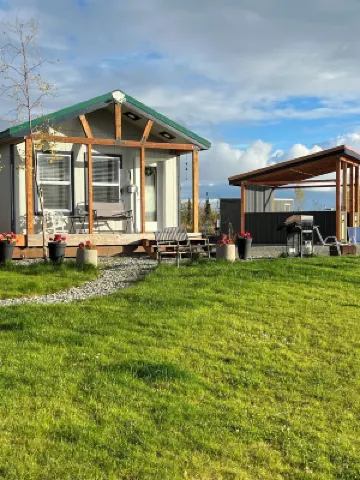 Lakeside Cabin 2 w/Hot Tub, Sauna & Watercraft Rentals