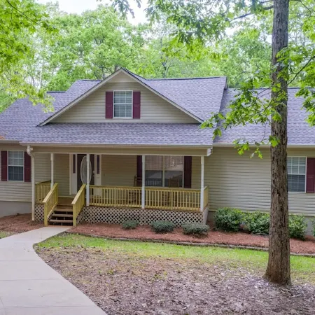 Game Room, Quiet Cove & Dock!  Lakefront! Sleeps 16