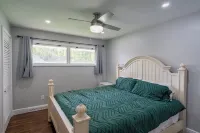 Stunning Lakeside Retreat