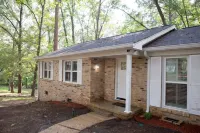 Alabama University Events, 5 bdrm Home by Lake, sleeps 14, 5 mil to Bryant/Denny