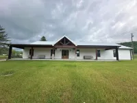 Spacious & serene country location  with cozy at home familiarity. Hotels in Rowan County