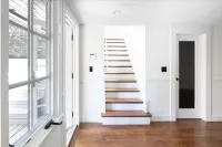 Sunny, downtown family oasis amongst the redwoods