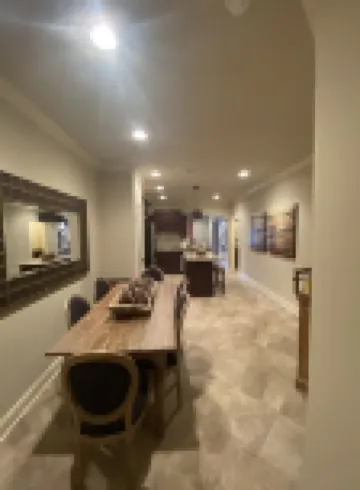 Oxford Condo-Minutes from Campus and Square