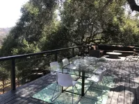 Topanga Deck House light spacious, amazing mountain views, huge deck under Oaks