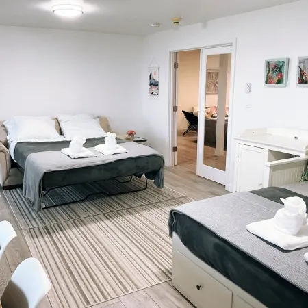 Sunrise Camano View Retreat: HotTub, Grill, Games, Pet & Family-Friendly!