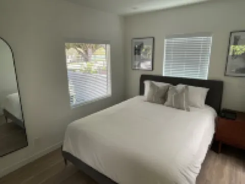 Beautiful 2 Bedroom Home in Santa Monica