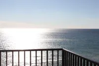 Beautiful beachfront condo-AMAZING Sunset Views! 2 FREE VIP beach chairs.