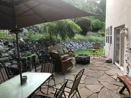 1856 Trading House close to water Отели рядом с достопримечательностью «Поквотт Бич Фронт»