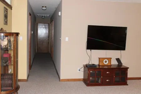 Private Country Setting.  Just 10 Minutes from Town