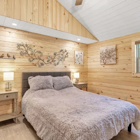 Lake View Nature Cabin at Bear Bluff Retreat