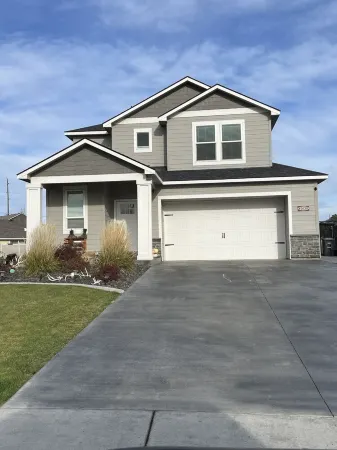 New, 3 Bedroom Home Centrally Located in Moses Lake with Room for all Your Toys!
