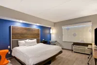 Tru by Hilton Syracuse North Airport Area - parking