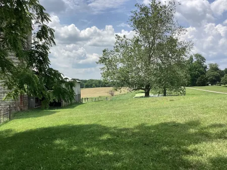 Greenwood Farm log cabin close to the Bourbon Trail and Keeneland