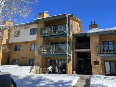 Cozy Condo Close to Everything Hotels near Emerald Mountain