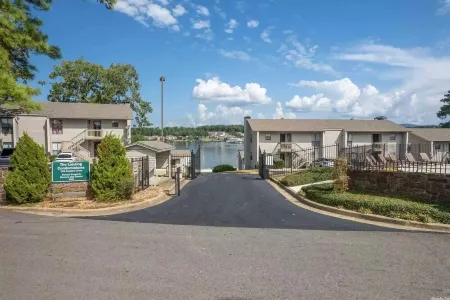 New, Amazing Panoramic views of Lake Hamilton, waterfront at The Landing.