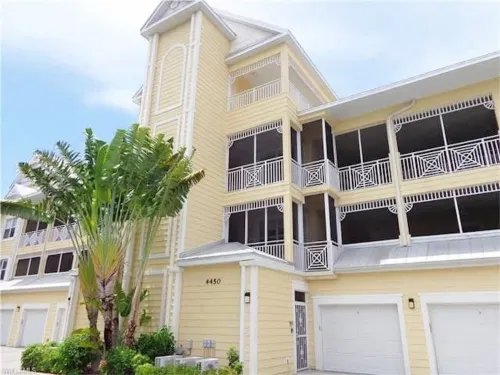 Beautiful 1 Bedroom/1bath 1 mile to the beach.