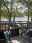 Lake Front in Hot Springs!   Cozy, Water Views and More!